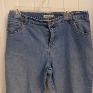 E751--Cherokee size 12 light denim wash Capris women’s